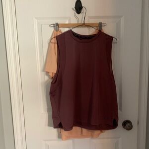 Under Armour Women's Sleeveless Maroon Muscle Tee